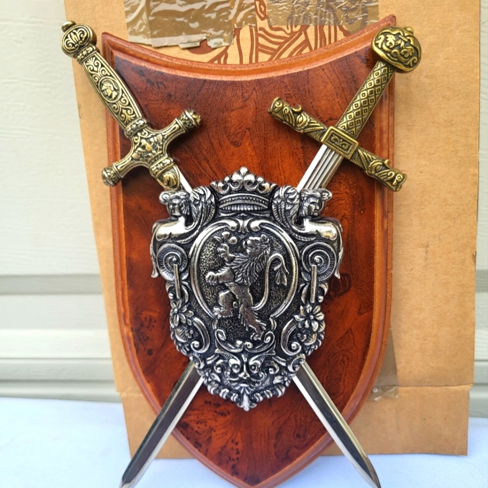 9 X 5 Medieval Style Wall Decorative Coat of Arm